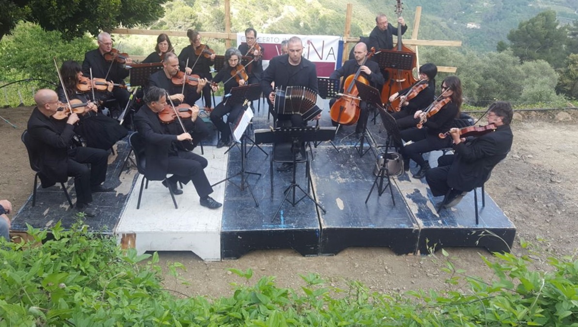 SANREMO: UN CONCERTO DELL’ORCHESTRA SINFONICA NELLE VIGNE DEL ROSSESE E SOLDANO