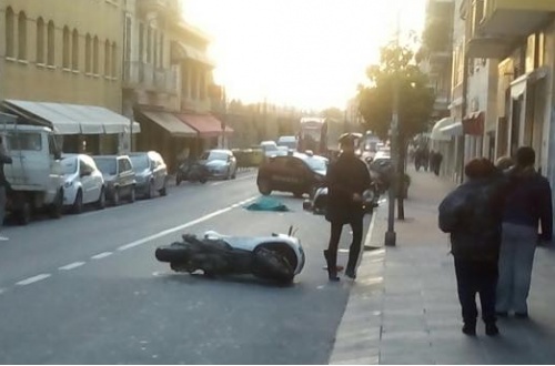 SCHIANTO FRONTALE TRA 2 SCOOTER IN CORSO GENOVA A VENTIMIGLIA: MUORE UN 30ENNE DI VALLECROSIA