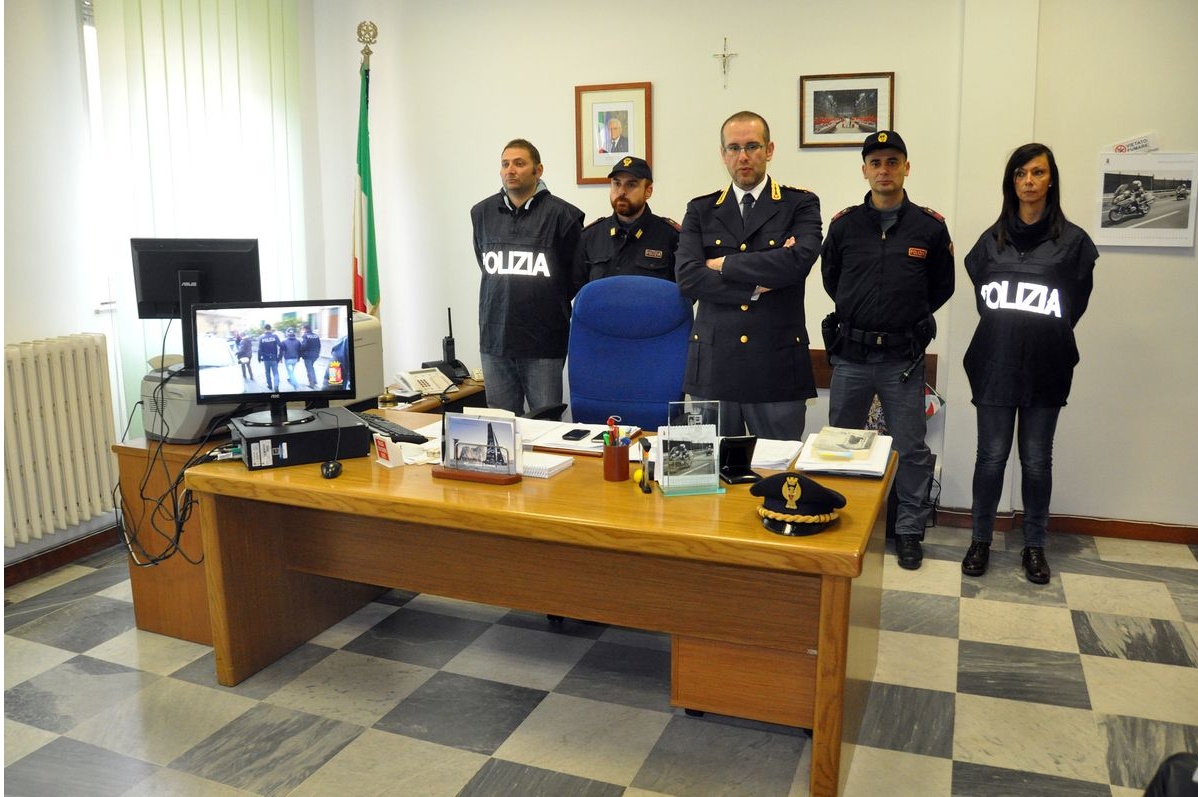 SESSO CON RAGAZZINI STRANIERI IN CAMBIO DI POCHI EURO E UNA BIBITA: ARRESTATO EX CUOCO DI 57 ANNI