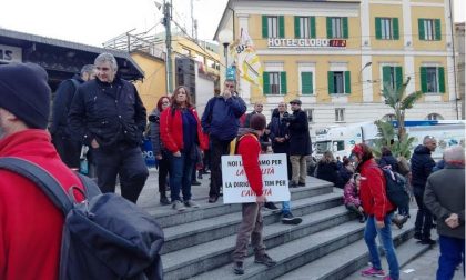 Sanremo: oggi la campagna CGIL "con due SI migliora il Paese", presidio in Piazza Colombo e palloncini in cielo. Protesta dei lavoratori Tim in Sala Stampa