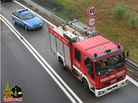 Si surriscaldano i freni di un’autocisterna che trasporta gas Gpl: principio di incendiosull’A10 a Ventimiglia