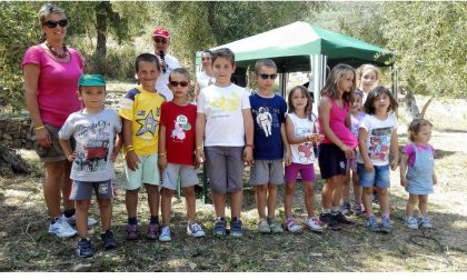 Successo di partecipanti alla passeggiata benefica delle Ginestre