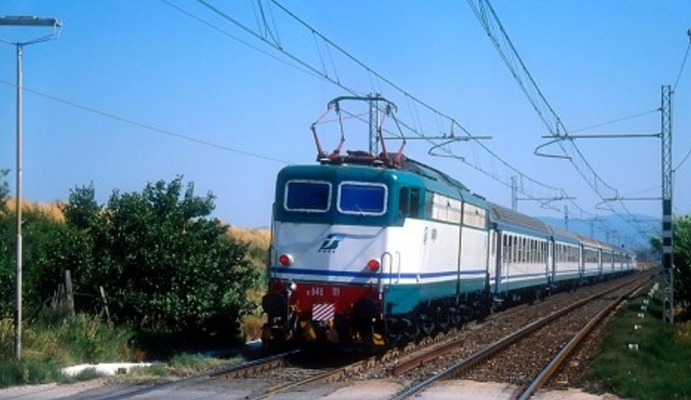 TRENI FERMI PER UN SUICIDIO SULLA VENTIMIGLIA-GENOVA NEL SAVONESE