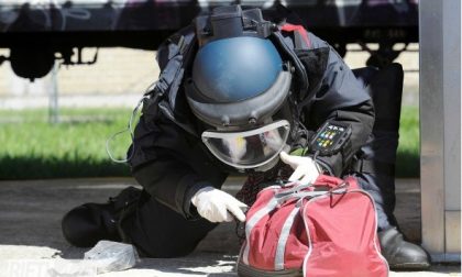 TROLLEY SOSPETTO VICINO AI SERVIZI SOCIALI DEL COMUNE, SCATTA L'ALLARME BOMBA A IMPERIA