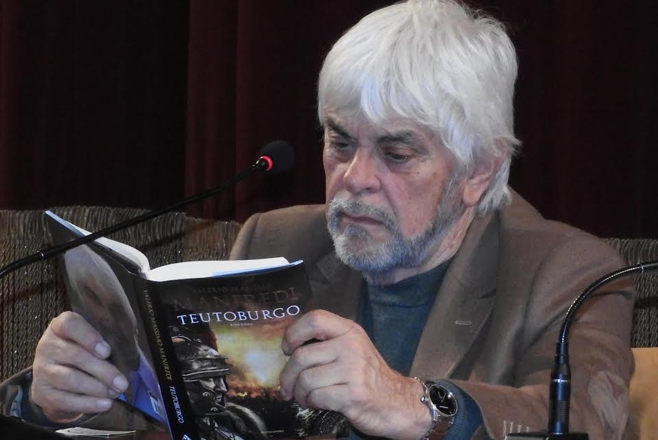 Teatro del casinò gremito per Valerio Massimo Manfredi ai Martedì Letterari