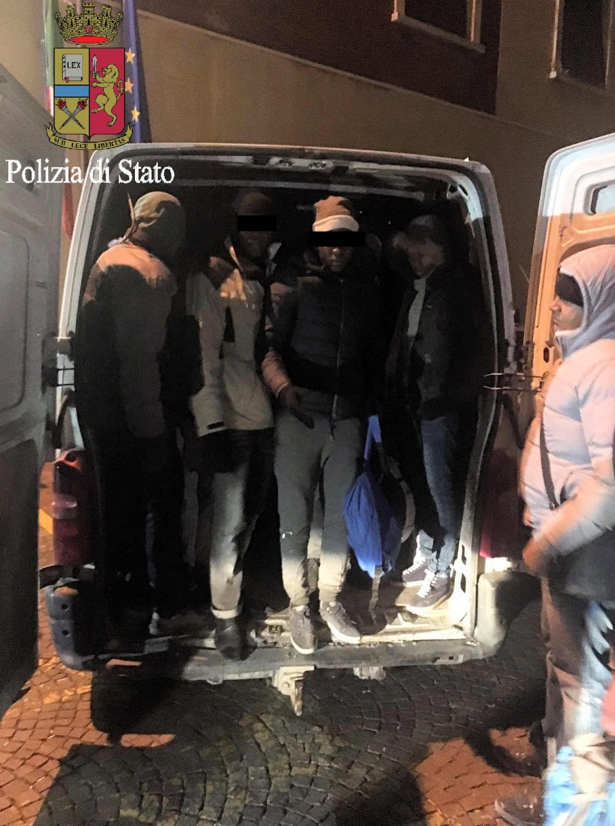 Traffico internazionale di migranti: indagine chiude con 8 indagati