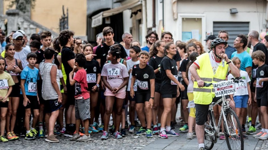 UN “PONTE” TRA LE REALTA’: CATTOLICI, MUSULMANI E MIGRANTI UNITI NELLA MARATONA STRA-SANSIRO /LE FOTO