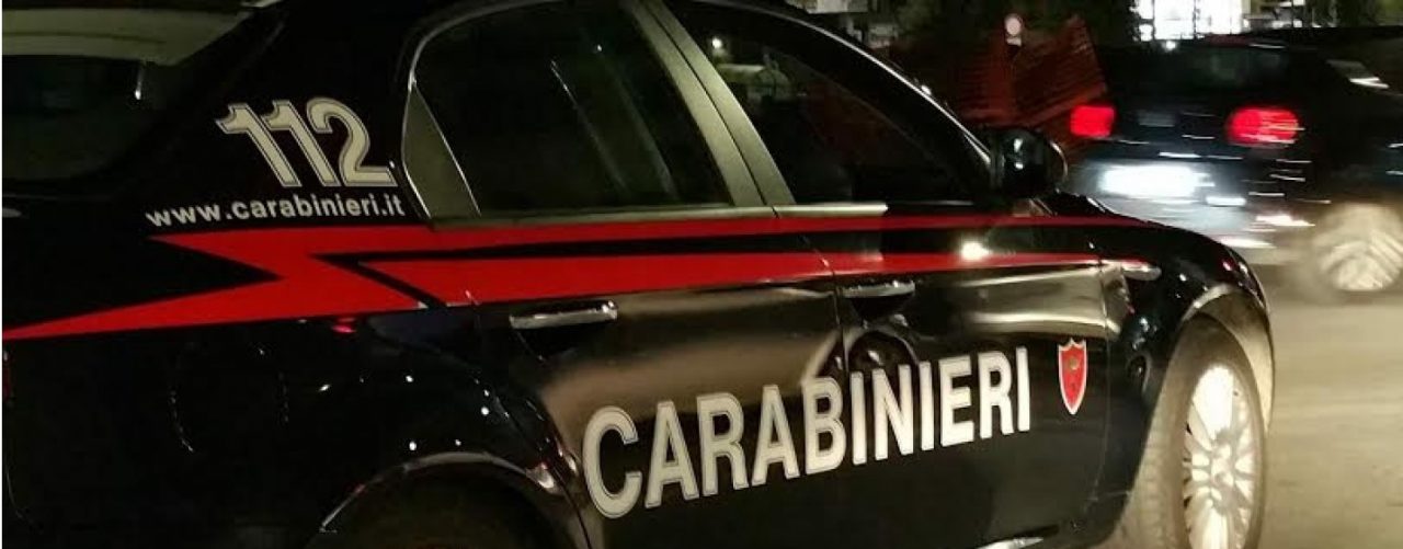 UNA 23ENNE SUDAMERICANA PICCHIA 3 PERSONE E AI CARABINIERI GRIDA “BIANCHI DI MERDA”/ ARRESTATA