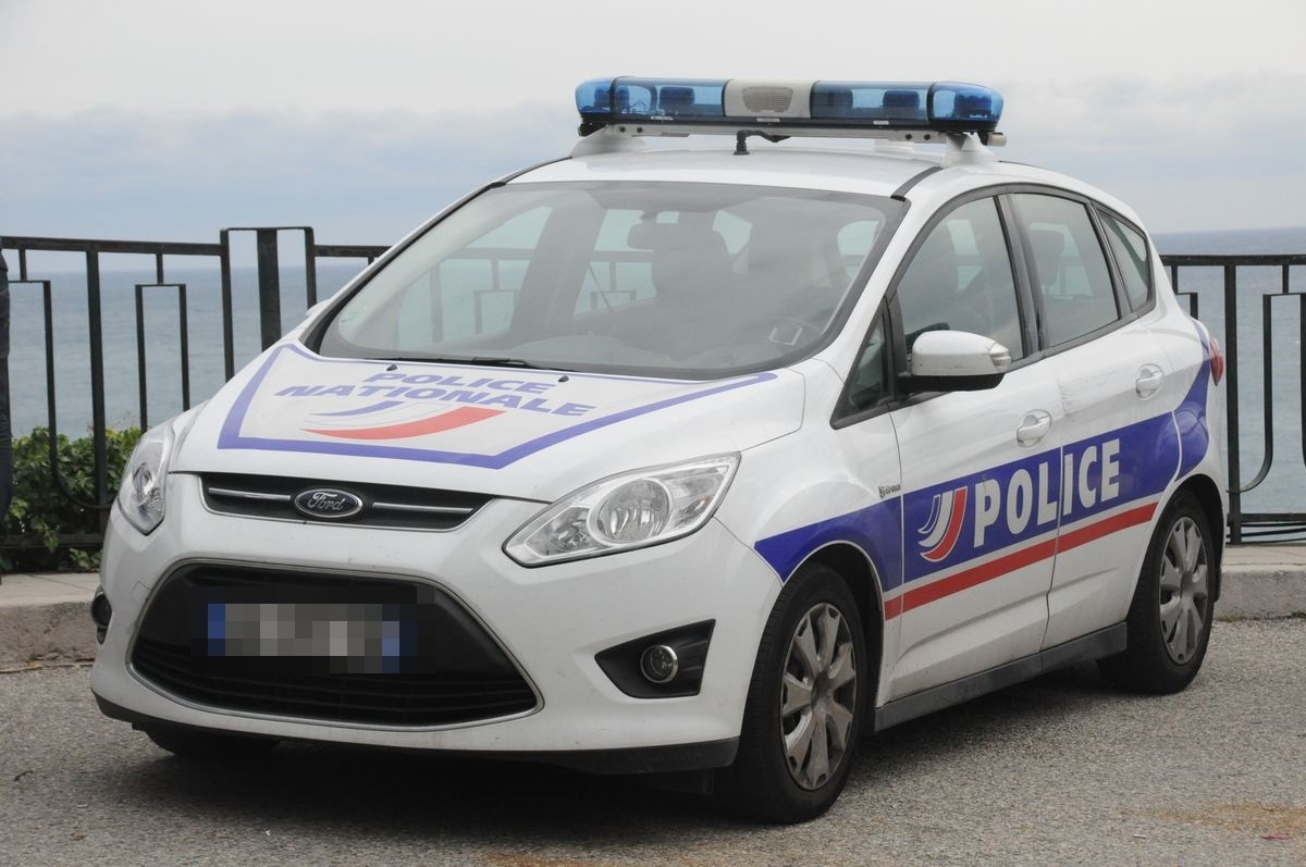 VENTIMIGLIA: BLOCCATI PER UNA NOTTE SUL PASSO DELLA MORTE, FRANCESI SALVANO 3 MIGRANTI