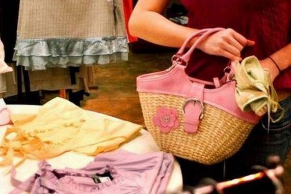 VENTIMIGLIA. RUBA FONDOTINTA ALL’UPIM: DENUNCIATA 30ENNE/ UOMO, INVECE, ARRESTATO PER RAPINA IMPROPRIA