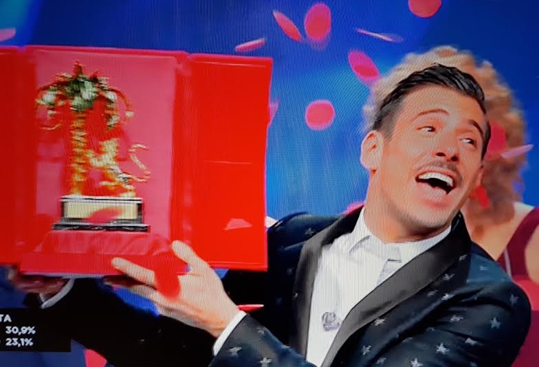 VINCE IL 67° FESTIVAL DI SANREMO FRANCESCO GABBANI CON OCCIDENTALI’S KARMA. SECONDA FIORELLA MANNOIA, TERZO POSTO PER ERMAL META
