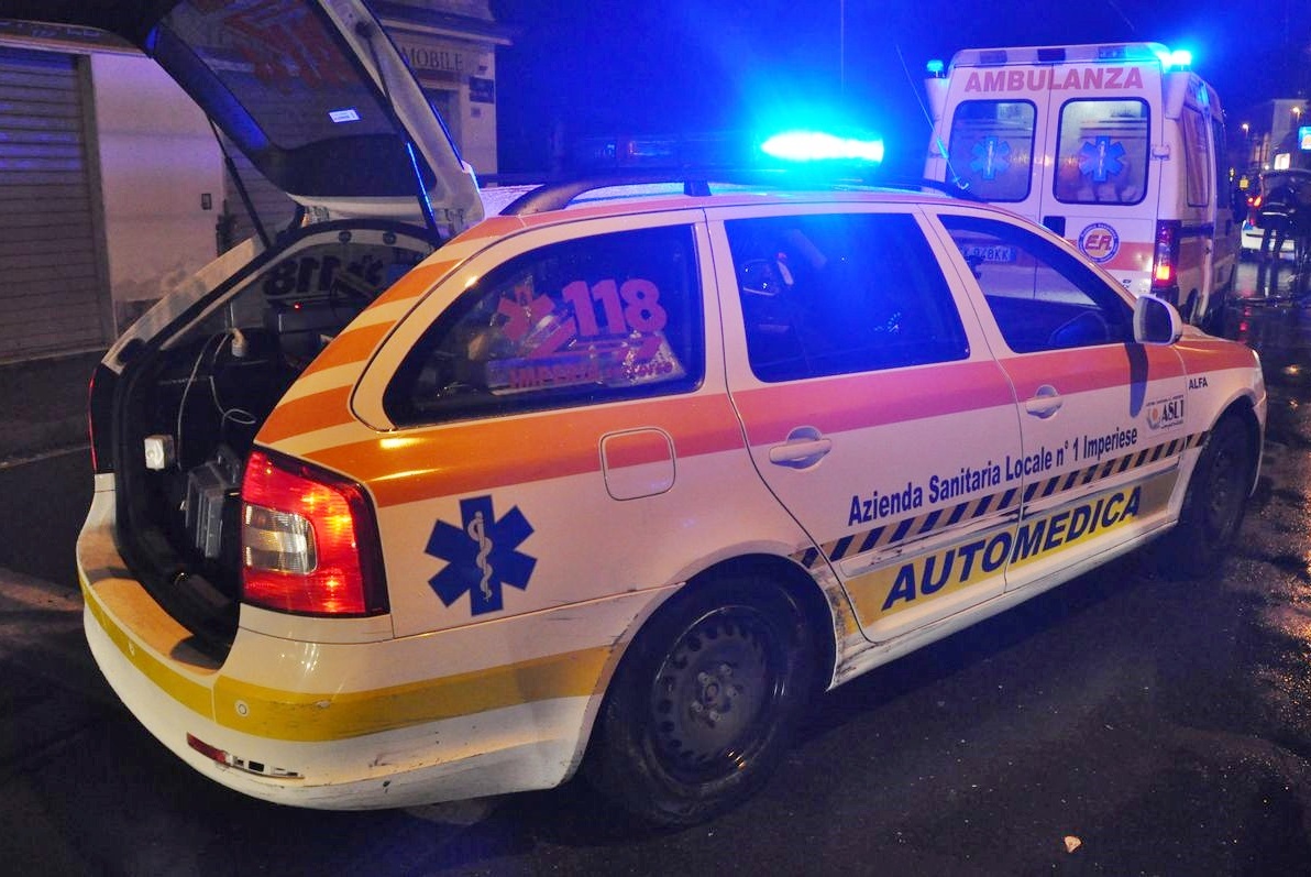 VIOLENTO SCHIANTO NELLA NOTTE SULLA PROVINCIALE PER SOLDANO, GRAVE UN 26ENNE