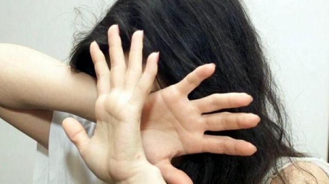 VIOLENZA SESSUALE AL SAGGIO DI FINE ANNO: TECNICO COMUNE CONDANNATO A 5 ANNI E 4 MESI