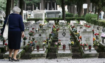 Rubate statue del Cristo crocifisso da altrettante tombe del cimitero di Sanremo