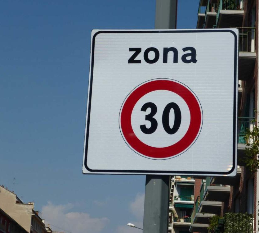 Ventimiglia: impatto mortale scooter-migrante: in vias Fois è istituito il limite di 30 km/h