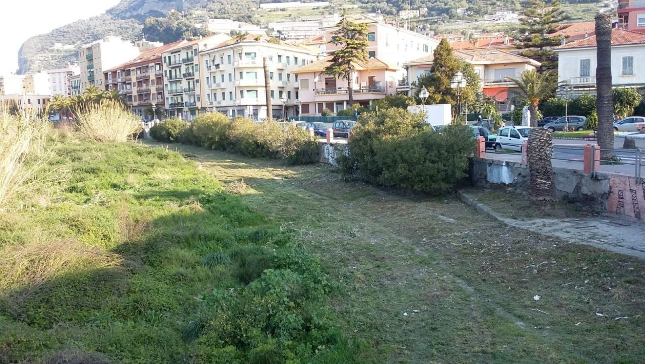 Ventimiglia: pulizie di primavera attorno agli argini del fiume Roja