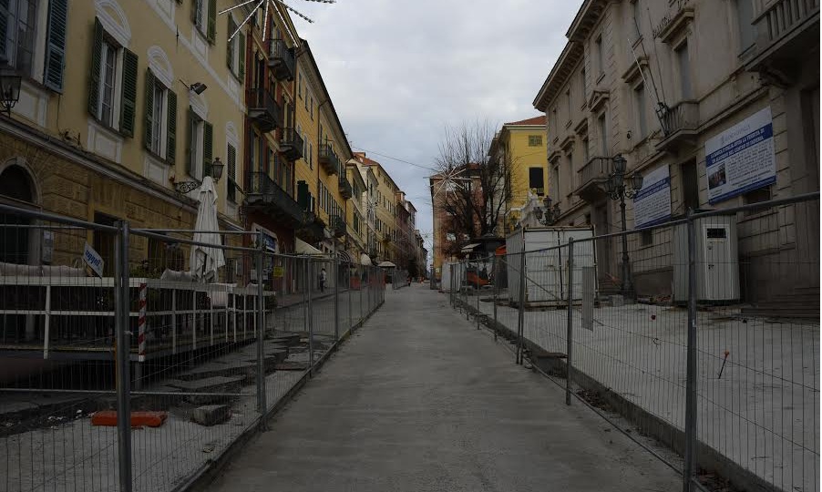 Via Cascione, ripartono i lavori ma non cessano le polemiche