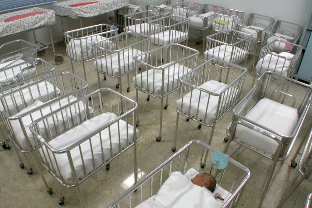 Culle vuote in provincia: nel 2016 il numero dei decessi è il doppio di quello delle nascite