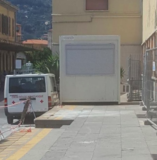 Migranti: ecco perché il Comune ha tolto il point della Cri monegasca