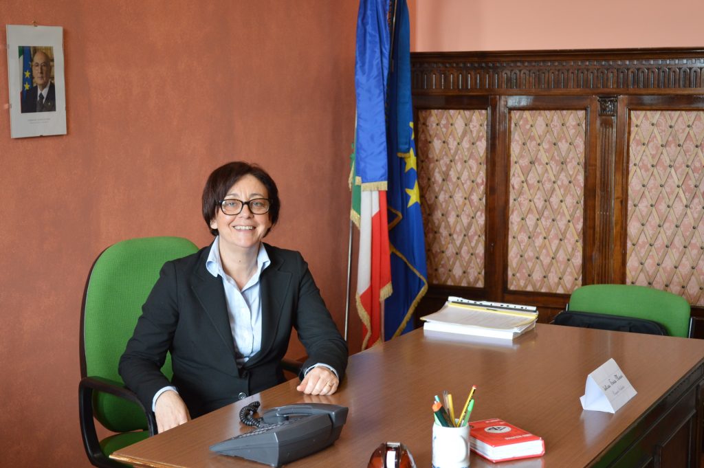 Enrica Minori lascia la dirigenza del liceo Cassini