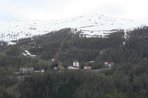 Monesi, la gente chiede stop ai divieti e nuovi progetti per il turismo