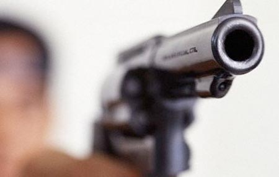 Colpi di pistola in aria per minacciare il rivale, denunciato a Imperia