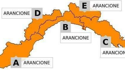 Domani è allerta arancione in tutta la Liguria: previsti temporali, mareggiate e bombe d'acqua