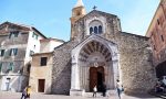 Don Salomone lascia la cattedrale di Ventimiglia Alta, fedeli in rivolta