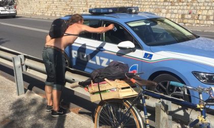 Voleva andare a Roma in bici viaggiando in autostrada, soccorso ciclista inglese
