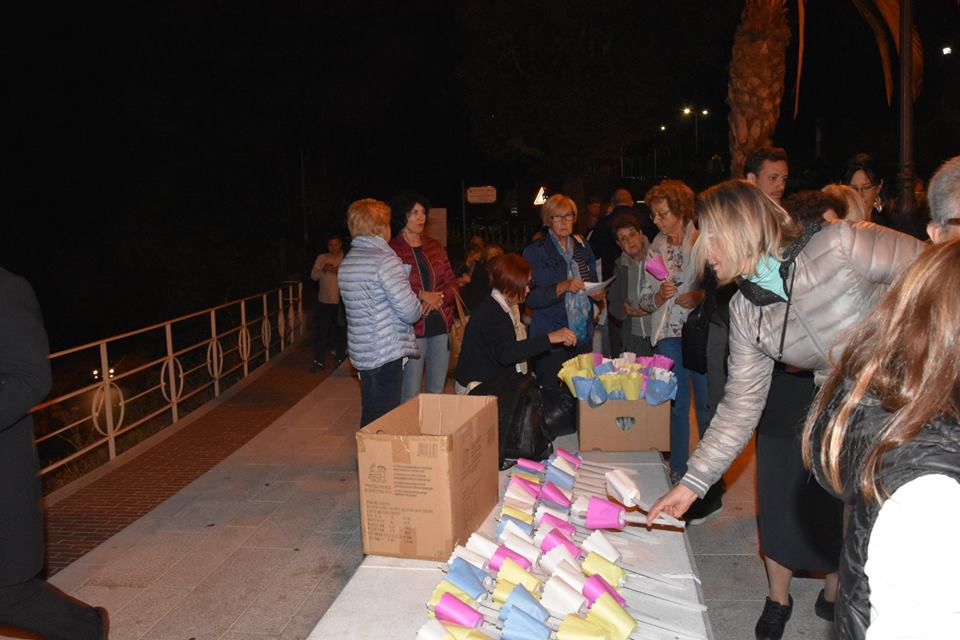 Fiaccolata ventimiglia Alta 23 settembre 2017 don Luca Salomone Suore dell'Orto (foto Maiolino)_09