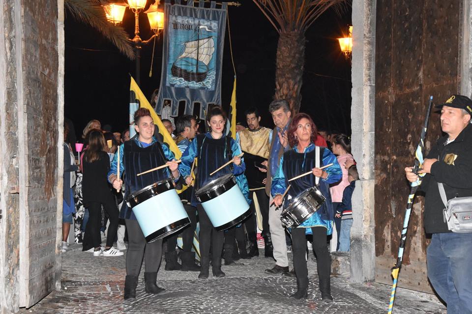 Fiaccolata ventimiglia Alta 23 settembre 2017 don Luca Salomone Suore dell'Orto (foto Maiolino)_20