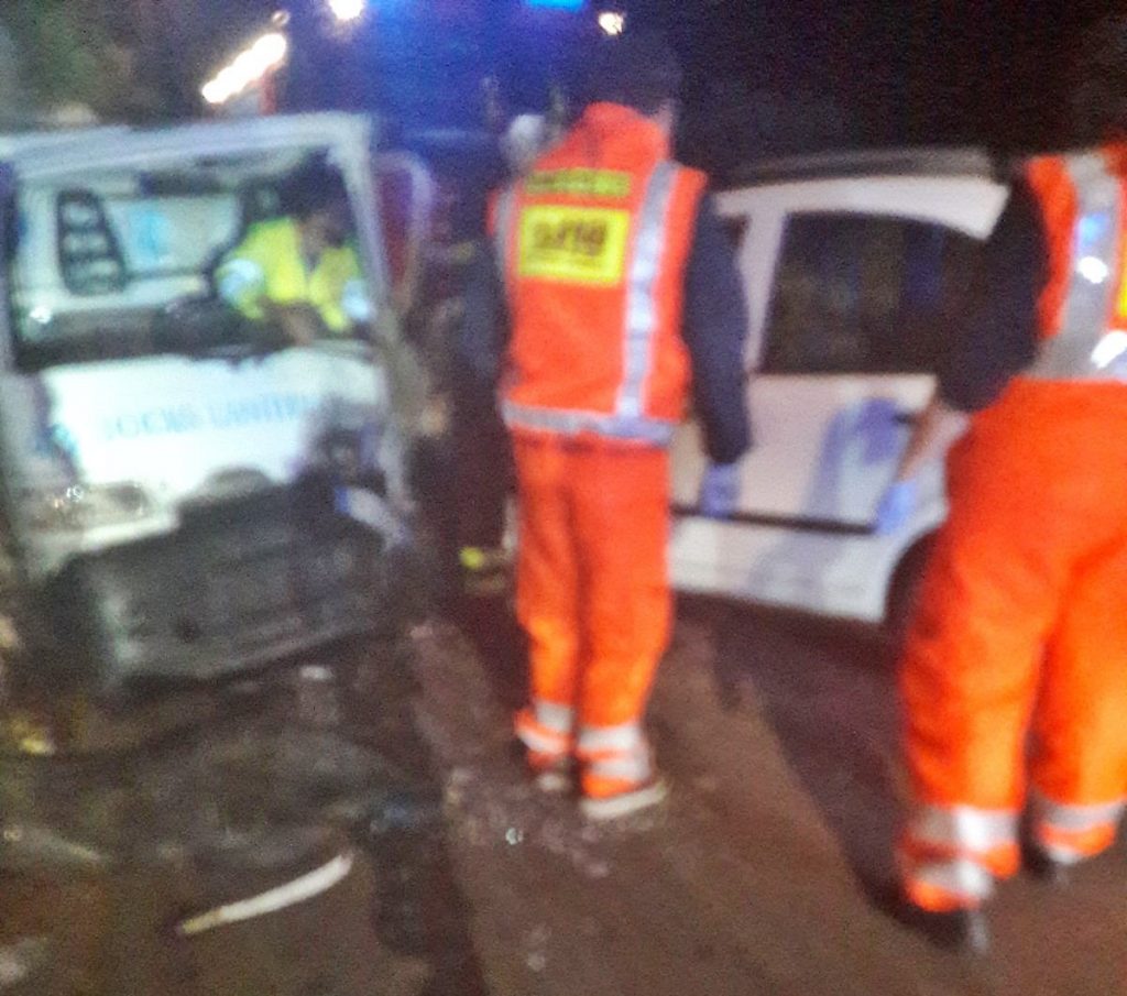 Violento scontro tra una Panda e un mezzo Docks Lanterna: operaio 27enne resta incastrato