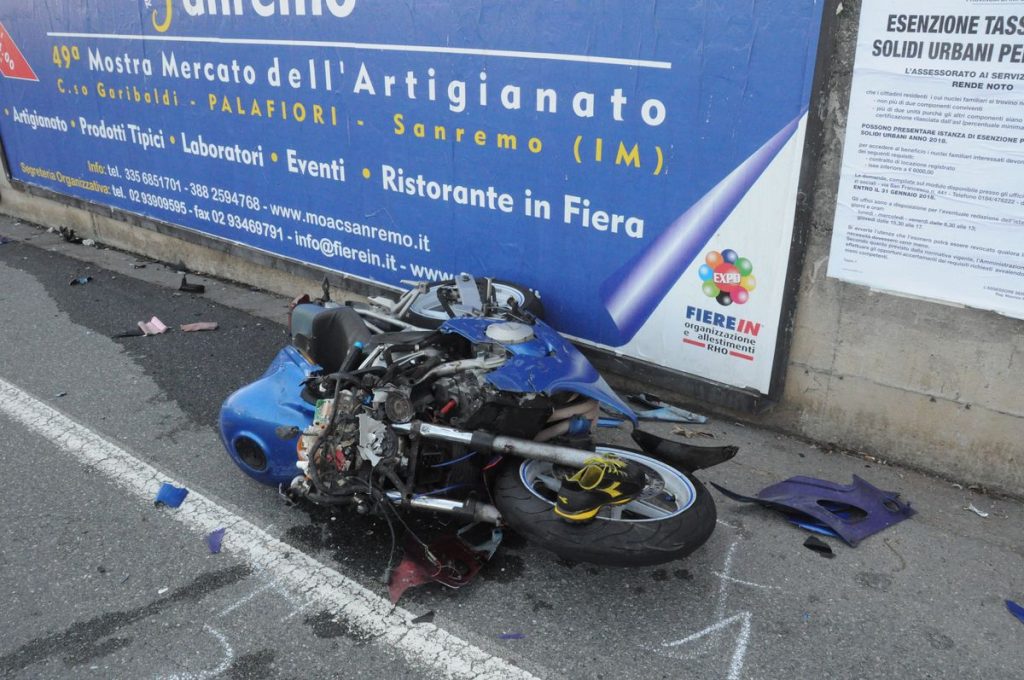 Incidente mortale 27 settembre 2017 Luca Cardone Arma di Taggia moto_09