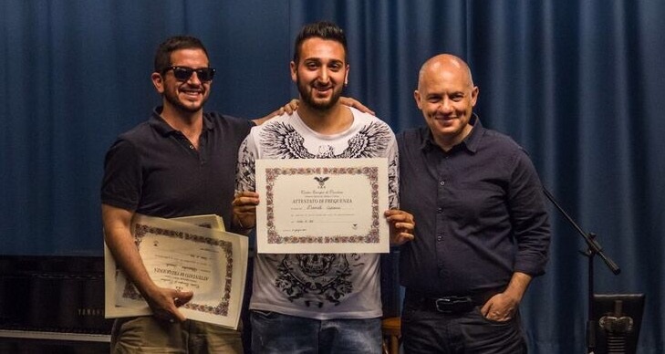 Il sanremese Daniele Capozucca aprirà il concerto di Vittorio De Scalzi