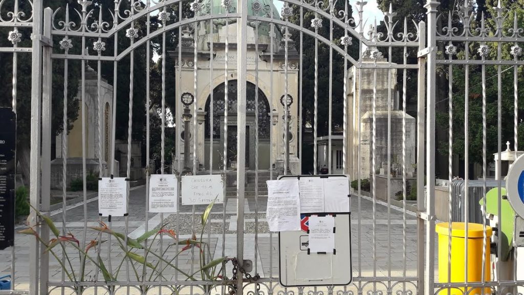 Cimitero della Foce chiuso in caso di allerta “gialla”/ Rinviati anche i funerali