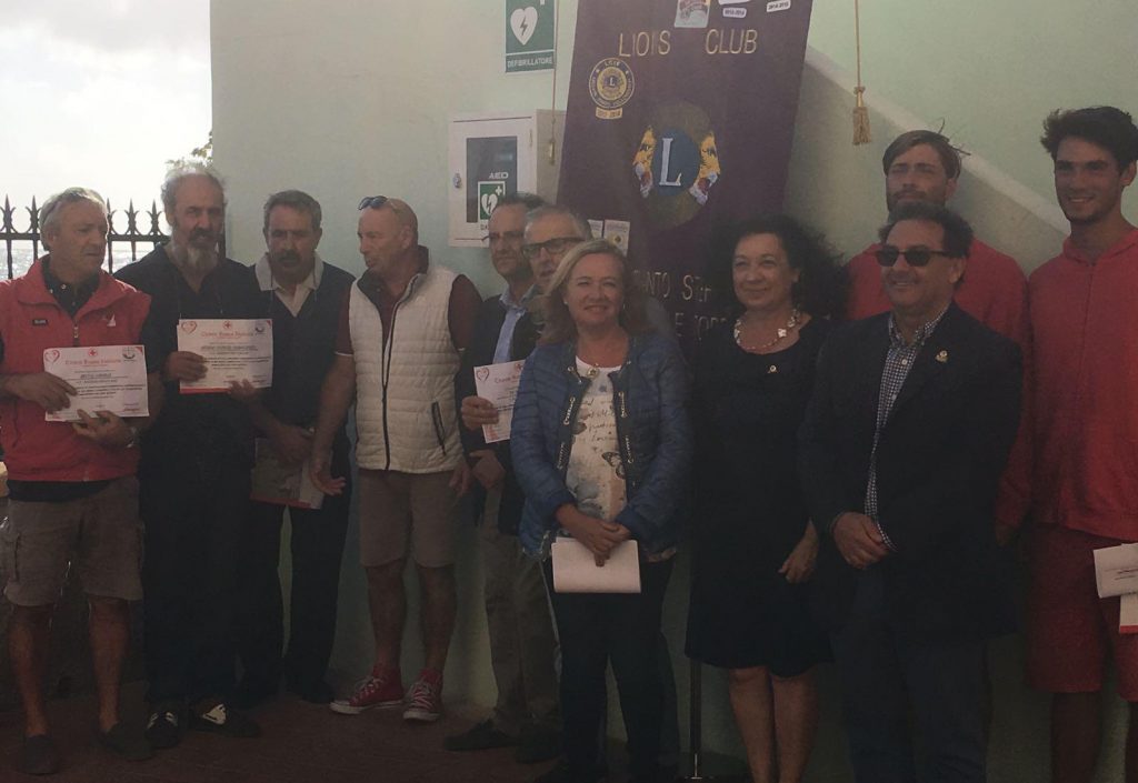 Il Lions di Riva e Santo Stefano diploma sei volontari all’uso corretto del defibrillatore