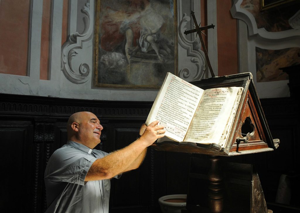 La storia dell’Organo di Chiappa “commuove” la Germania: due tedeschi donano 8mila euro per il restauro