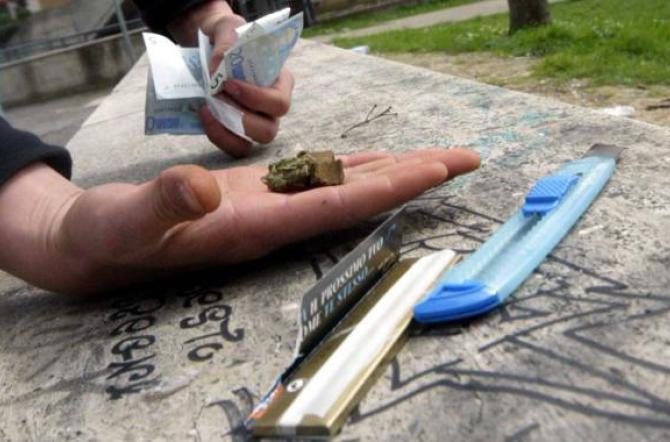Scovato traffico di cocaina, haschish e marijuana