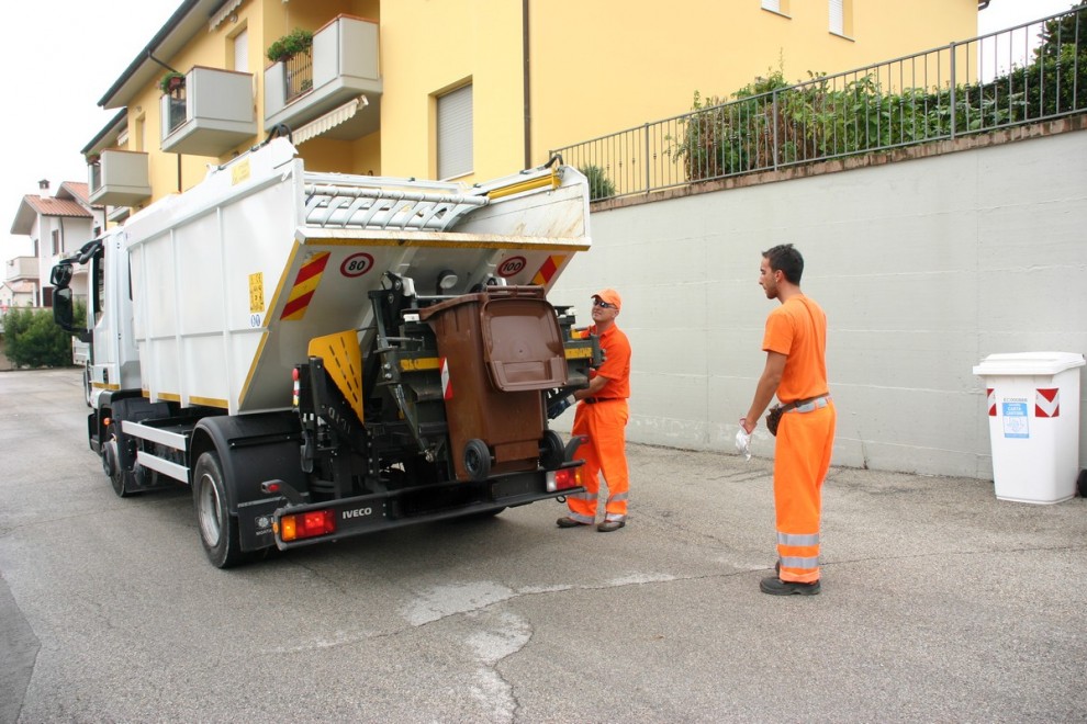 Vallecrosia: niente stipendio, scatta lo sciopero per i 13 lavoratori del comparto igiene urbana
