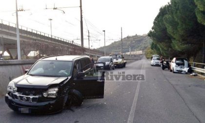 Frontale con due feriti in via Gallardi a Ventimiglia/ Feriti sono di Sanremo
