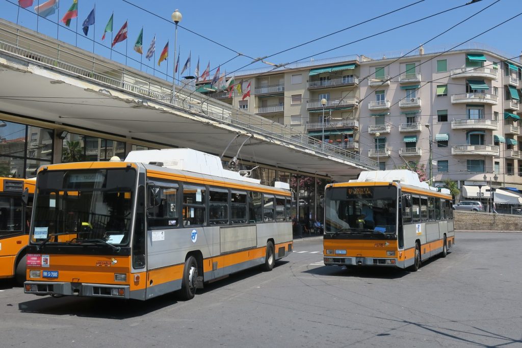 Ubriaco tenta di rubare un bus nel deposito dell’autostazione/Arrestato