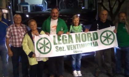 Andrea Spinosi (Lega Nord) sposta il gazebo del Carroccio e scoppia il caso a Ventimiglia