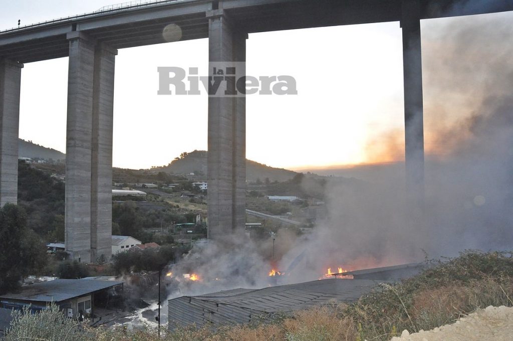 Incendio deposito Del Gratta Valle Armea 25 ottobre 2017_18