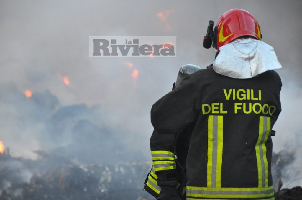 Incendio deposito Del Gratta Valle Armea 25 ottobre 2017_24