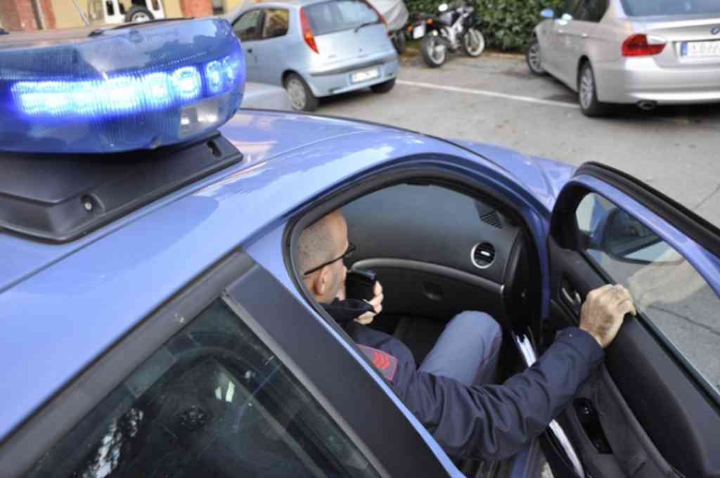 Polizia soccorre infartuato che vaga sull’Autostrada, tragedia sfiorata