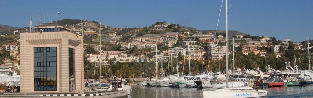Patteggia due anni la 49enne che tentò di rubare uno yacht a Portosole