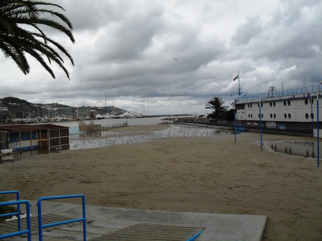 Spiagge libere attrezzate: il comune non rinnova il contratto a sei lidi