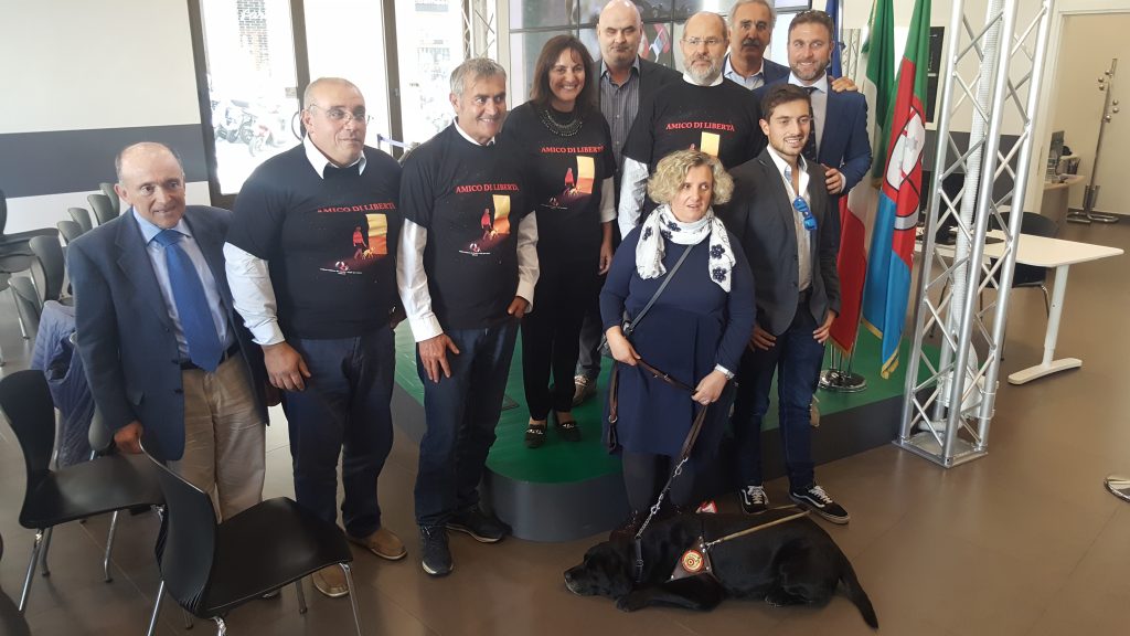 Il decalogo dei cani guida consegnato all’assessore Sonia Viale. Mercoledì benedetti dal papa