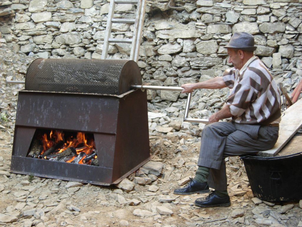 Montegrosso, tre giorni con la Festa della Castagna