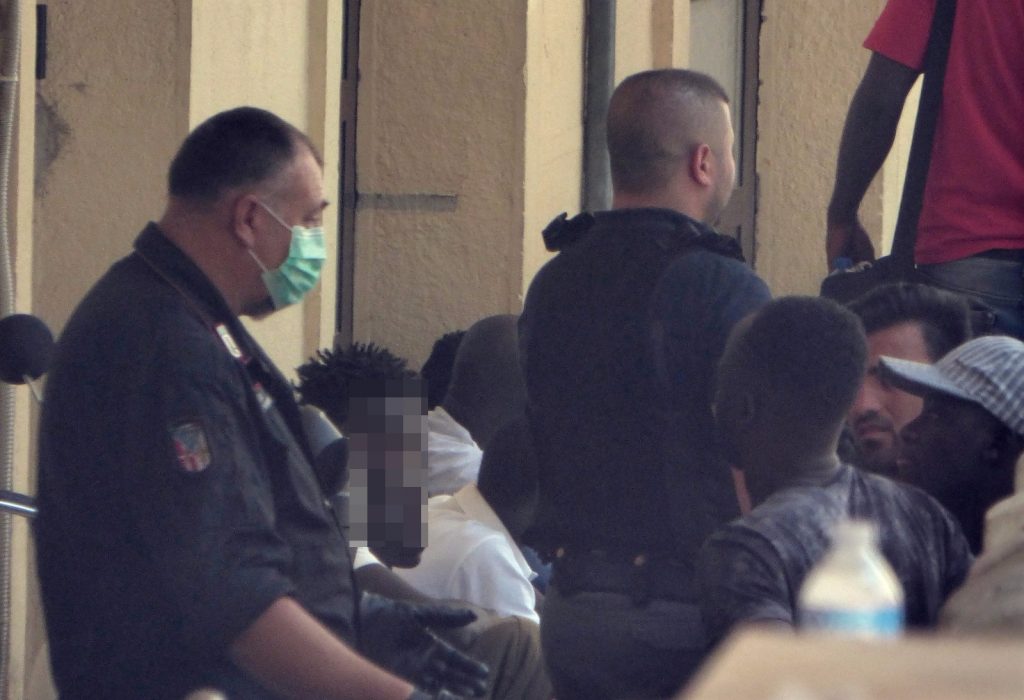 Immigrazione. Blitz della polizia in stazione: 120 stranieri identificati, 50 verso Taranto